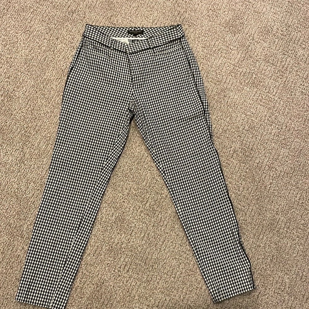 Banana republic Sloan size 4 houndstooth pattern.
